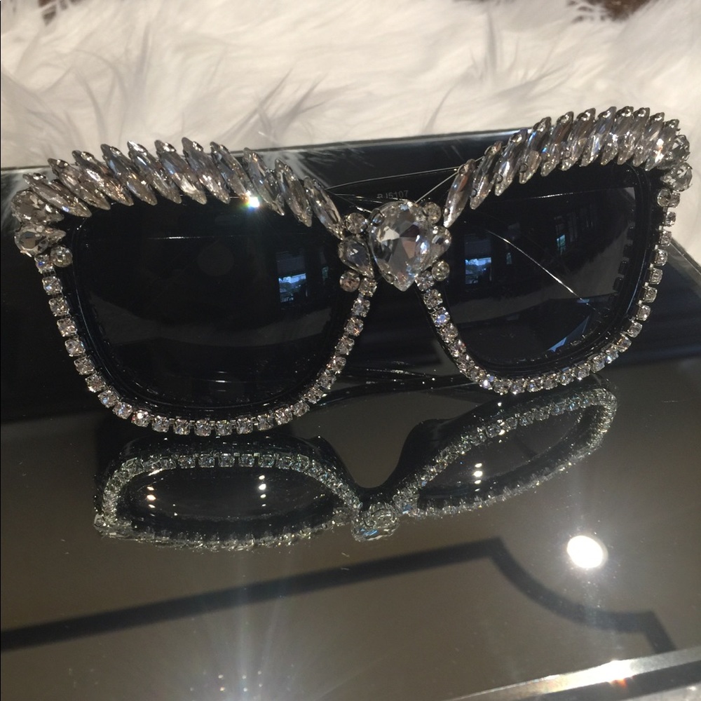 Fashion sunglasses with faux diamond accents.